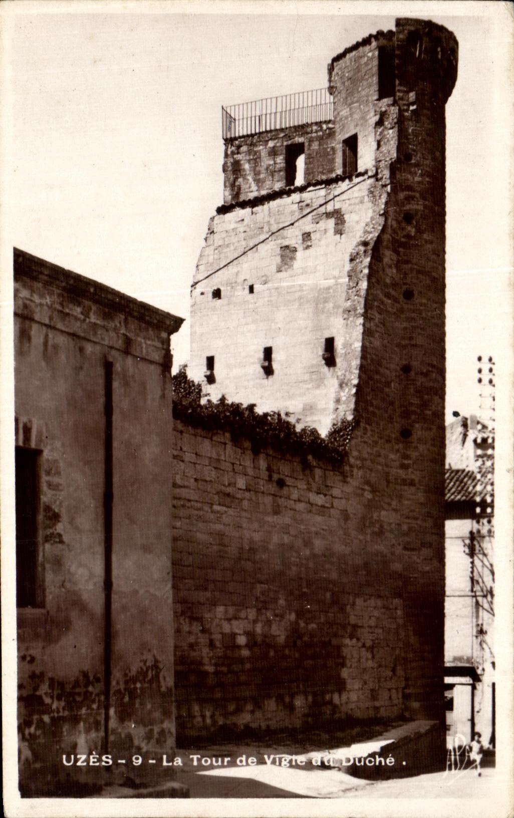 CPA Uzes La Tour de Vigie de Duche