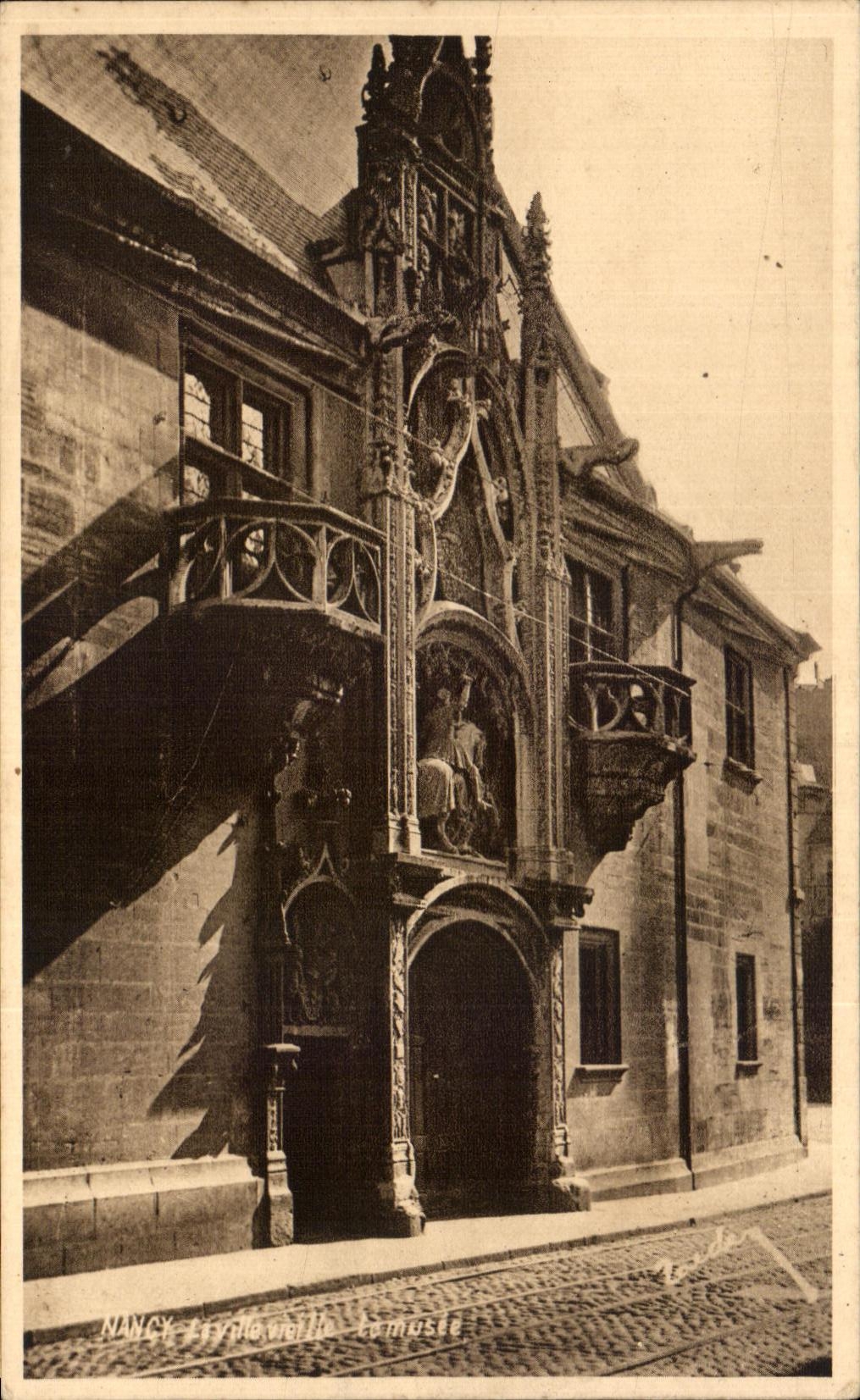 CPA Nancy La Ville Vieille Entree du Musee
