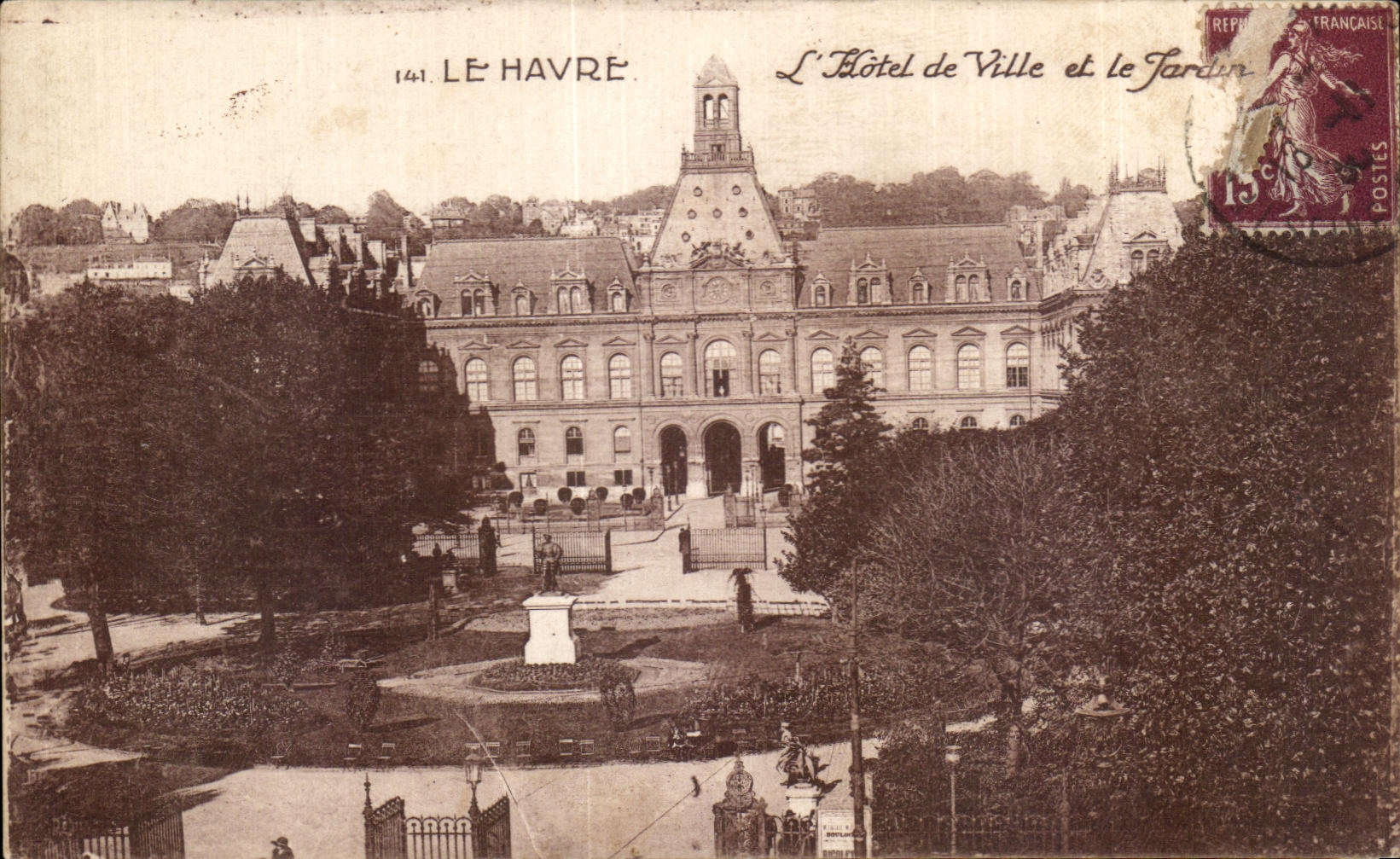 CPA Le Havre Hotel De Ville Et Le Jardin