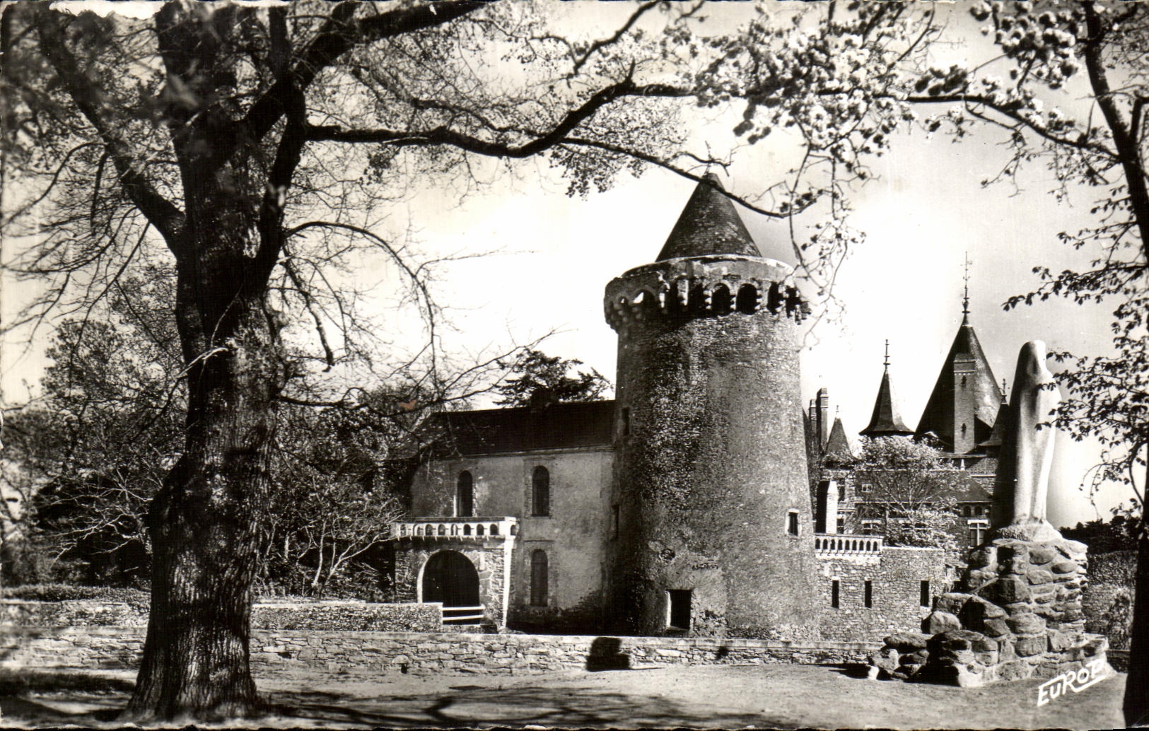 CPA Pornic Le Chateau et la Vierge