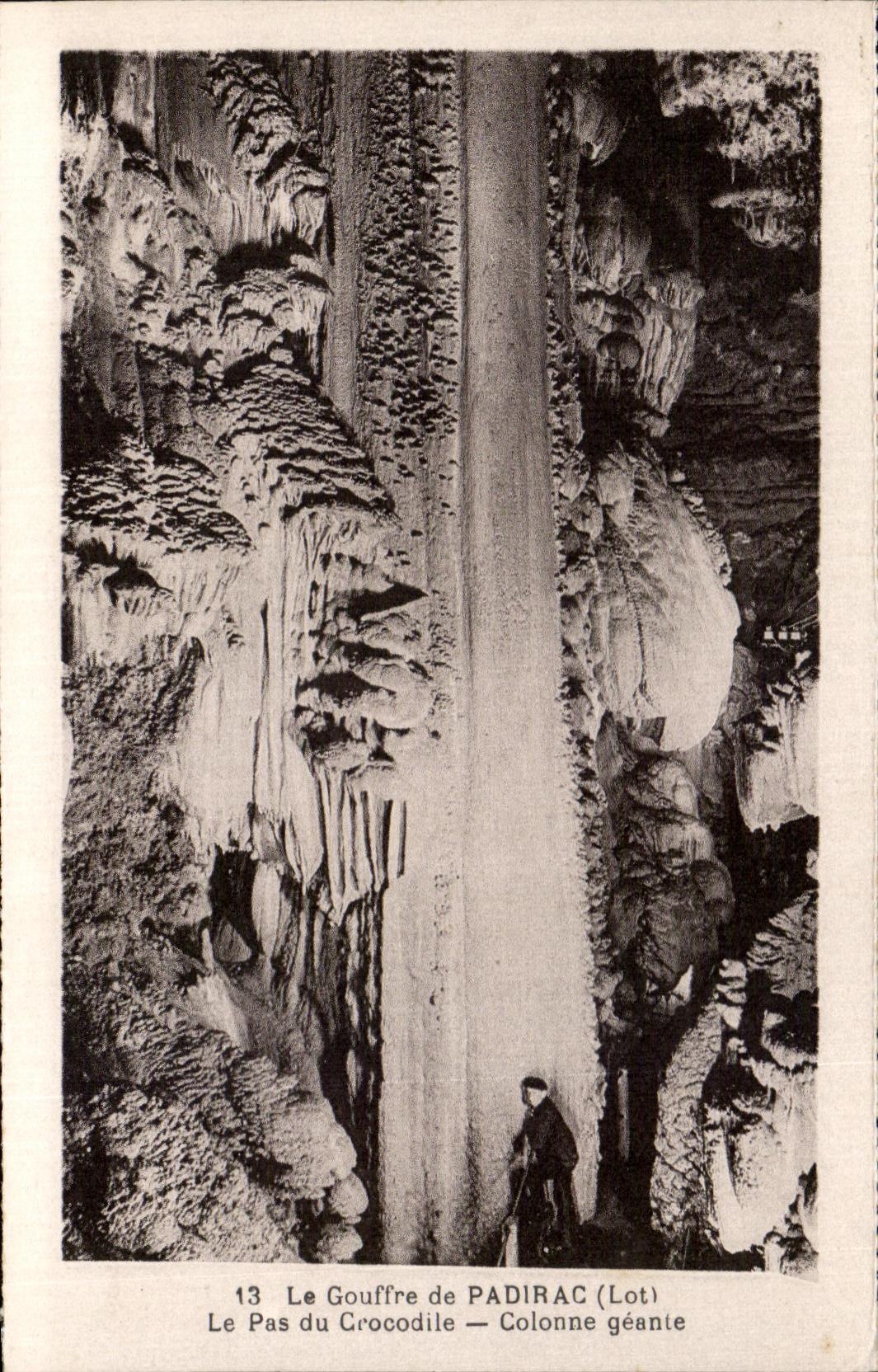 CPA Le Gouffre de Padirac (Lot) Le Pas du Crocodile Colonne geante