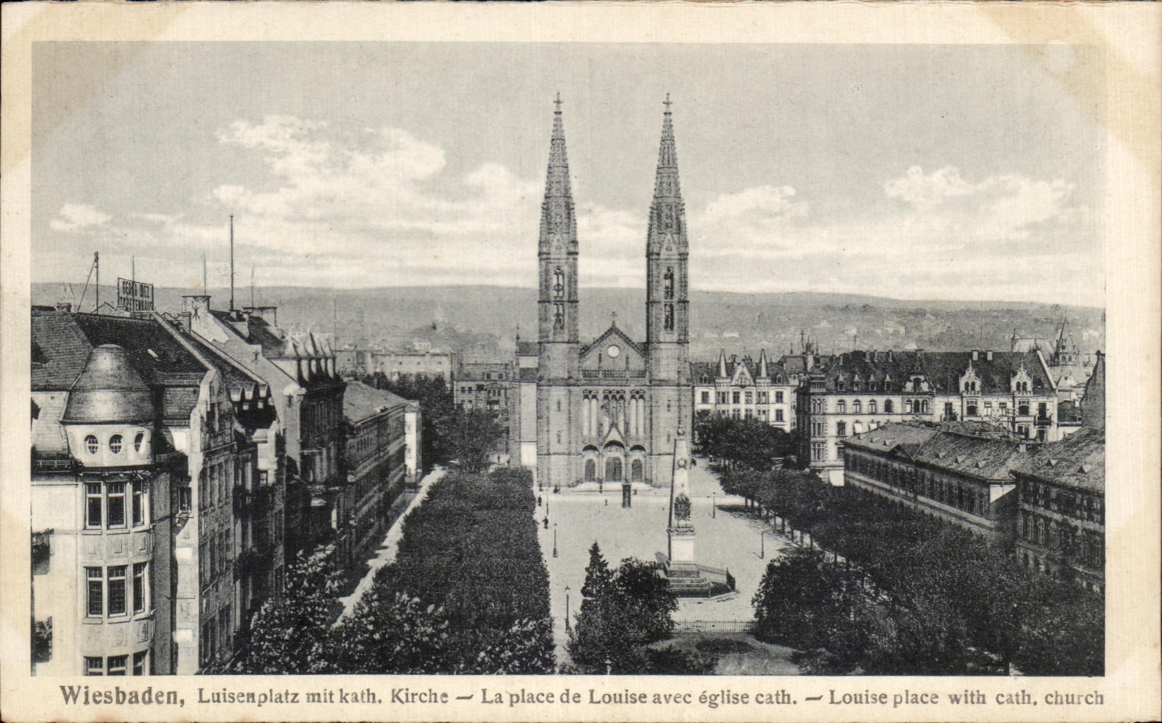 CPA Wiesbaden Luisenplatz mit kath Kirche La place de Louise avec eglise cathe