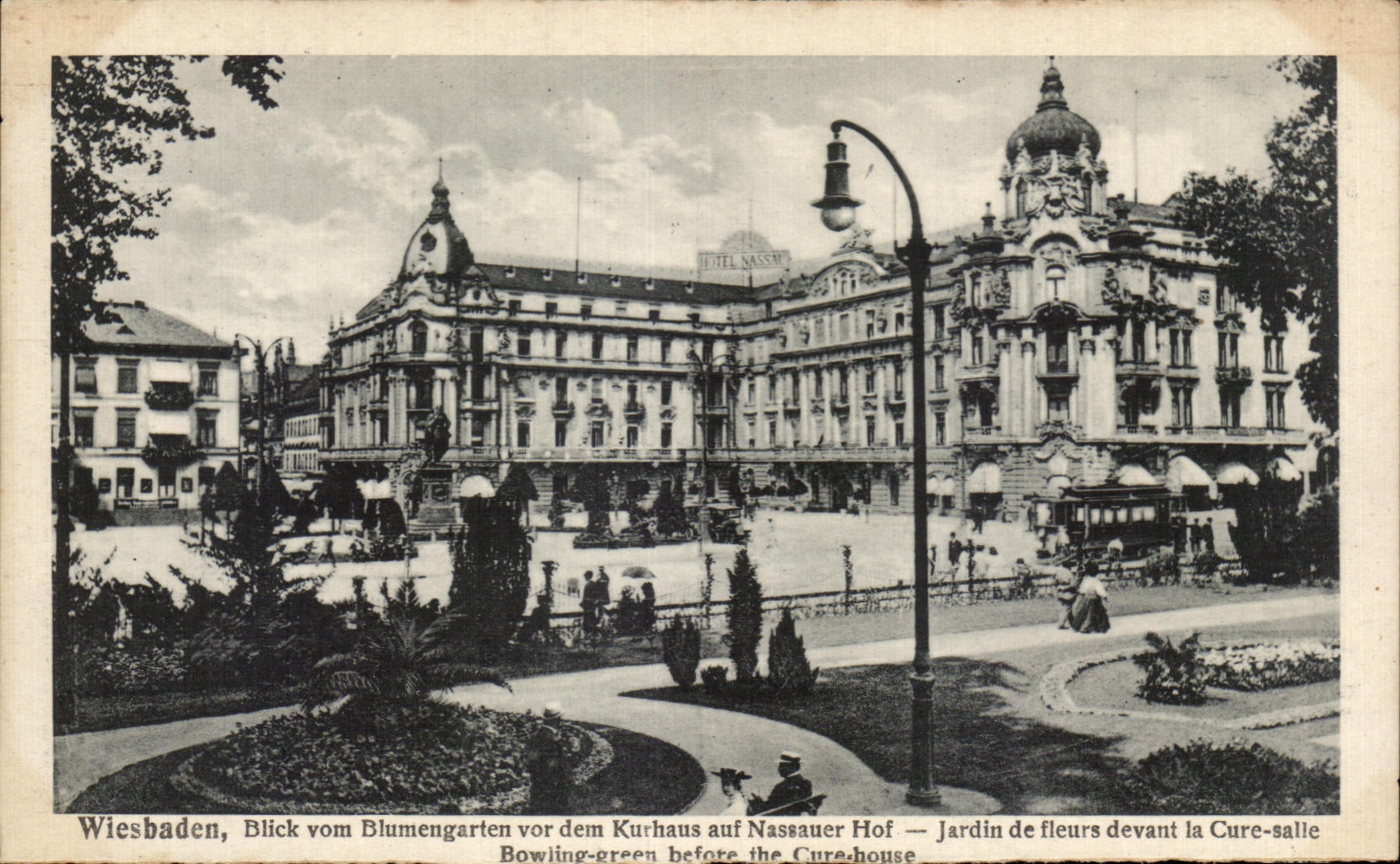 CPA Wiesbaden Blick vom Blumengarten vor dem Kurhaus auf Nassauer Hof