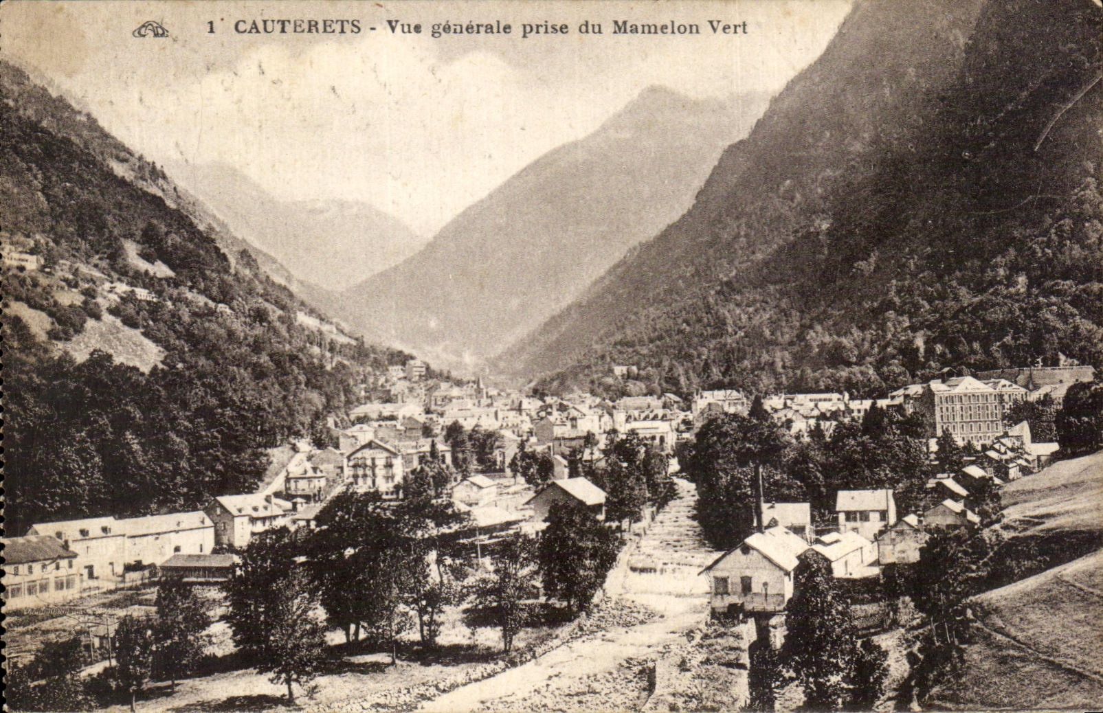 CPA Cauterets Vue general Prise du Mamelon Vert