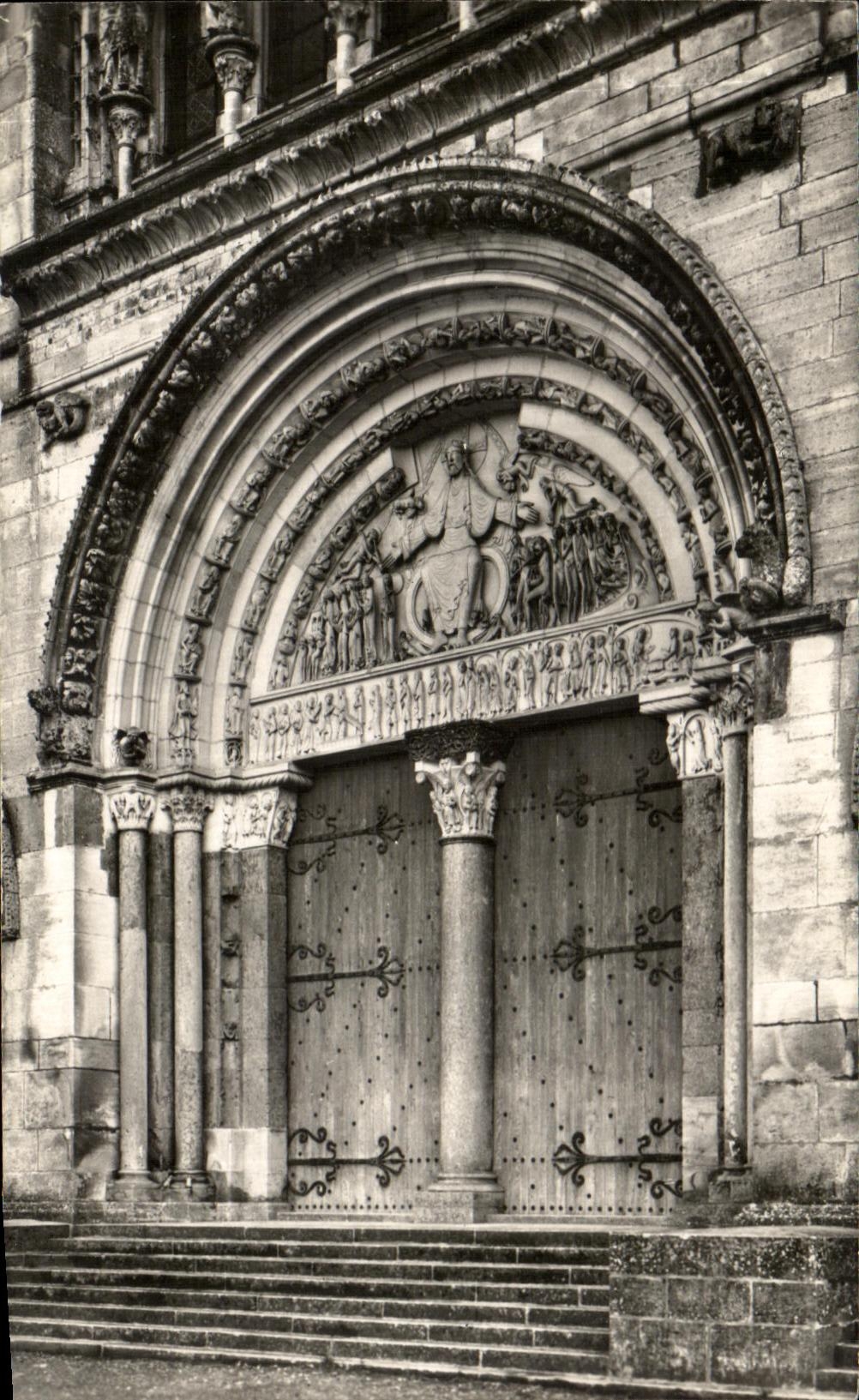 CPA Vezelay Basilica of the Madeleine external Gate