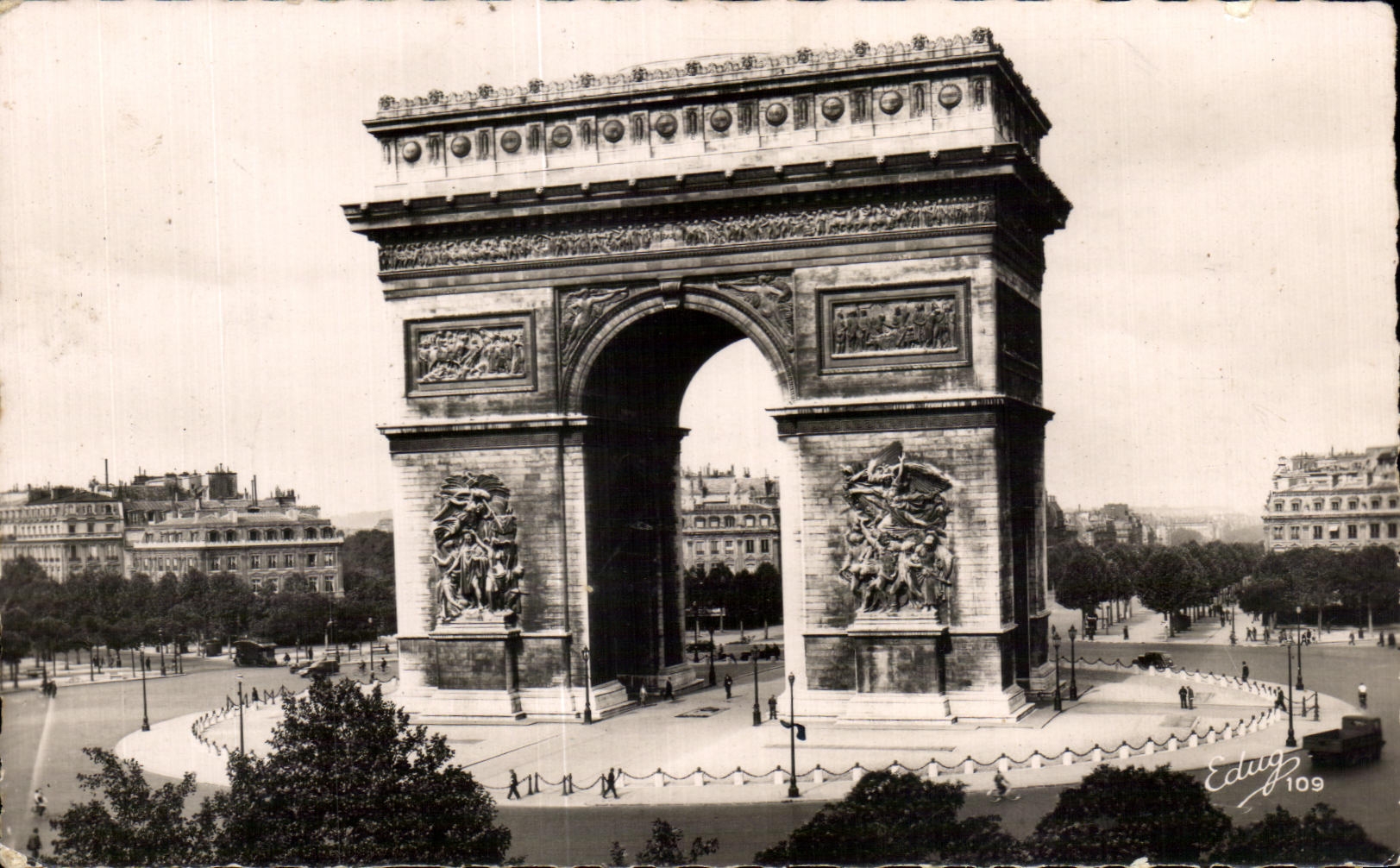 CPA Paris L'Arc De Triomphe De l'Etoile
