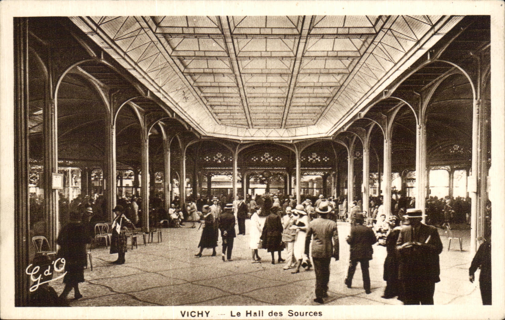 CPA Vichy Le Hall des Sources 