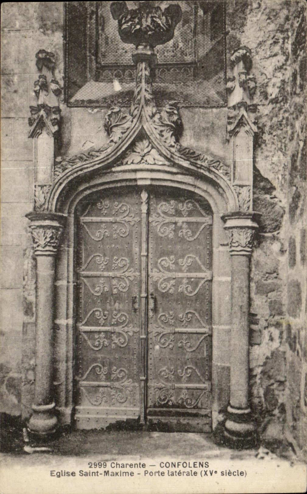CPA Charente Confolens Eglise Saint Maxime Porte Laterale