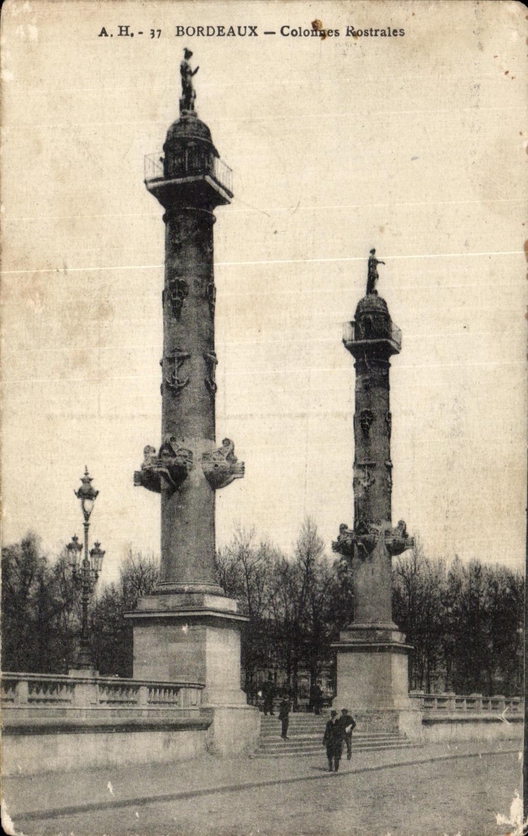 CPA Bordeaux Rostrales Columns