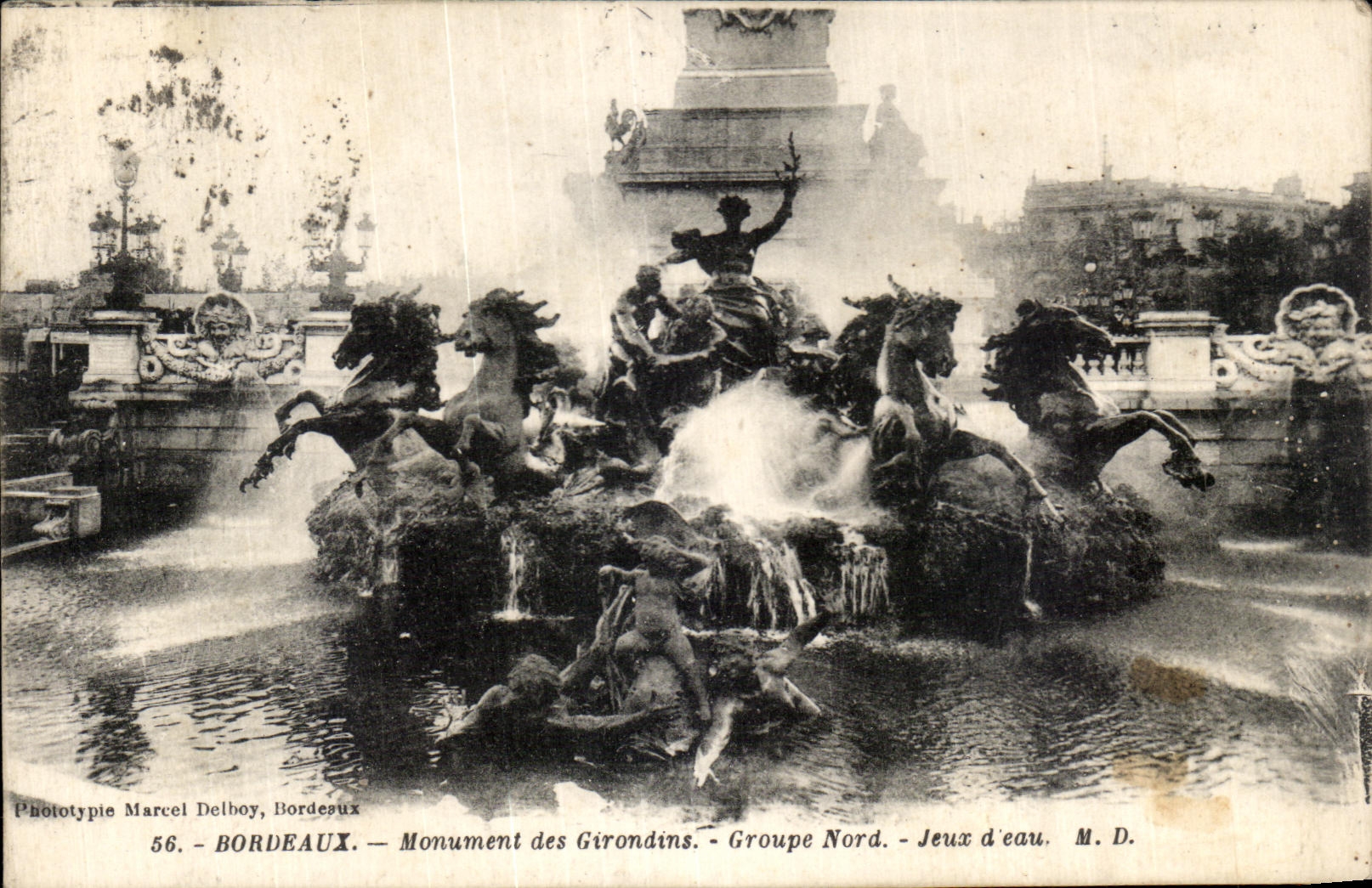 CPA Bordeaux Monument of Of Gironde Groups Northern Dancing waters