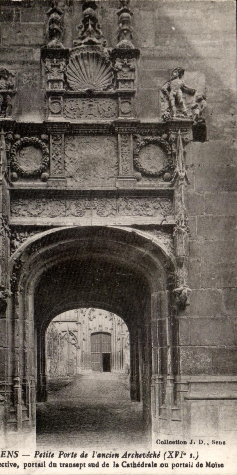 CPA Petite Carries of I' old Archbishop's palace Sens