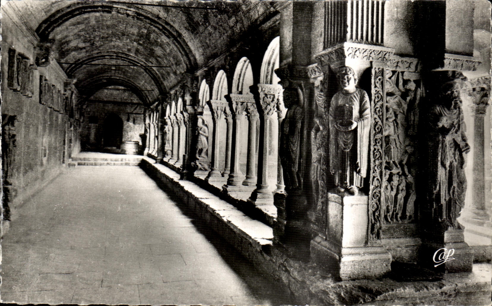 CPA Arles Cloister St Trophime Gallery
