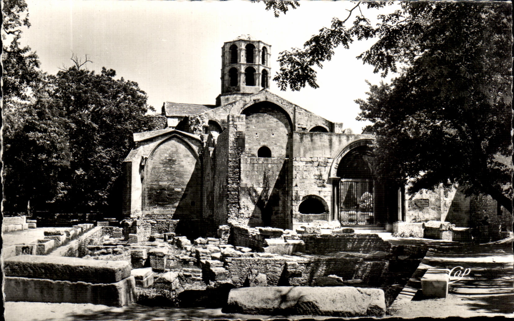 CPA Arles Alyscamps Church St Honorat