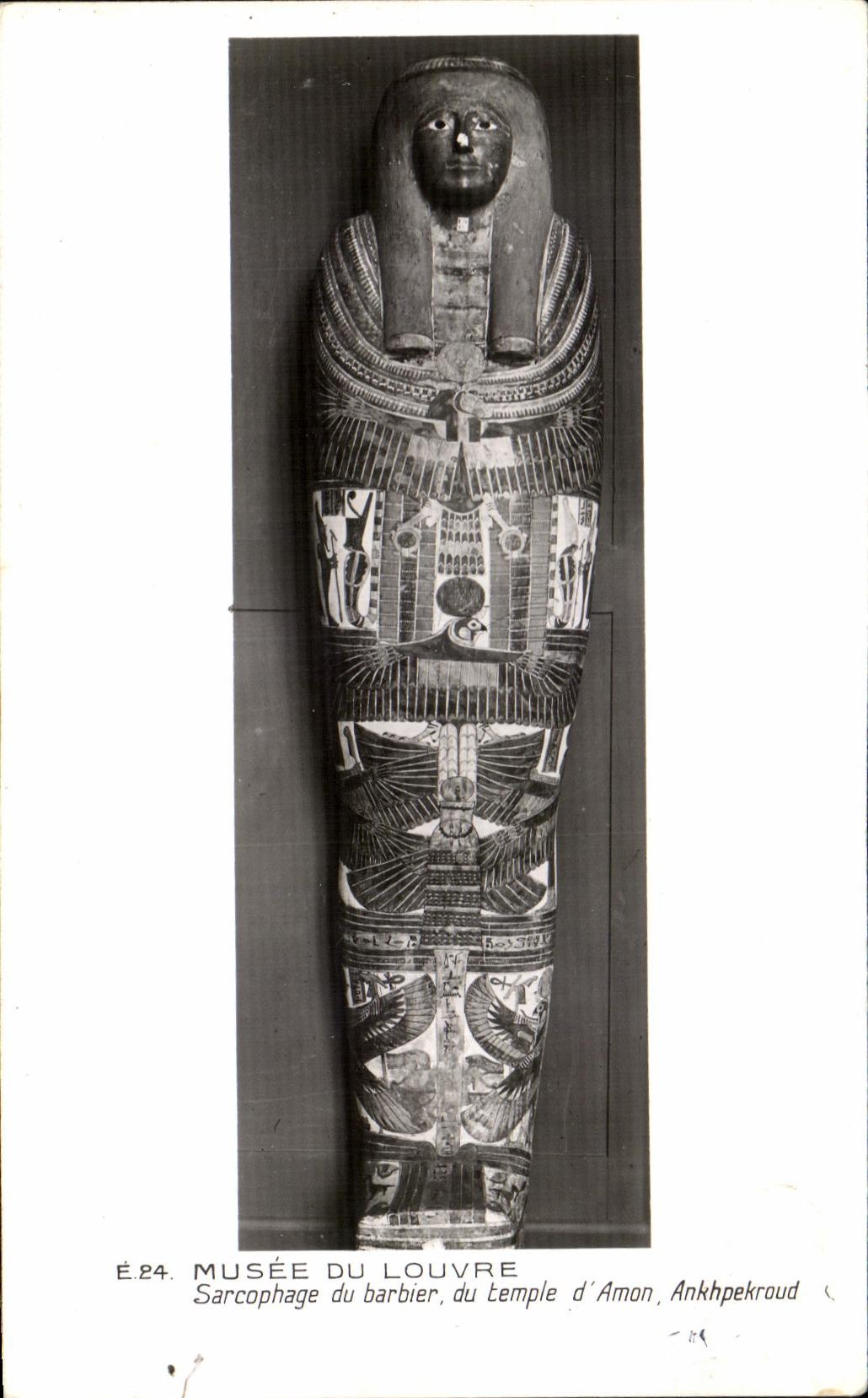 CPA Musee du Loure Sarcophage du barbier du temple d'Amon Ankhpekroud Egypt Egypte