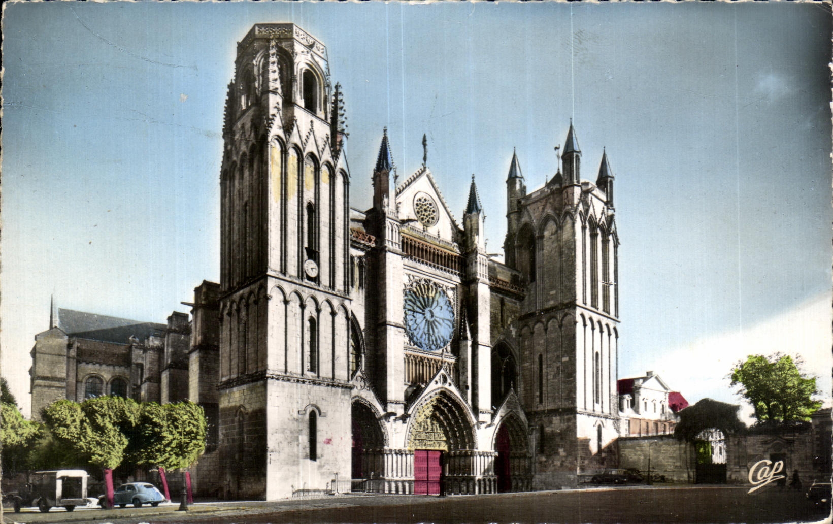 CPA Poitiers the Cathedral St Pierre
