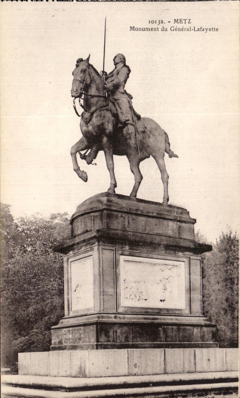 Monumento de CPA Metz de general Lafayette