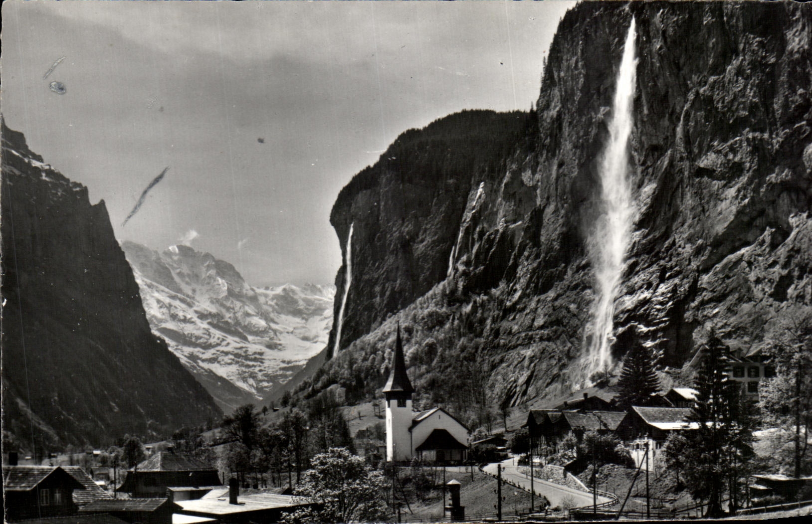 CPA Lauterbrunnen Staubbachfall Mit Kirche Und Grosshorn
