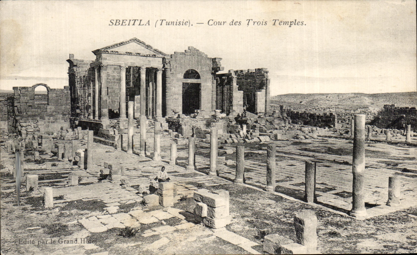 CPA Sbeitla Court of the Three Tunisia Temples