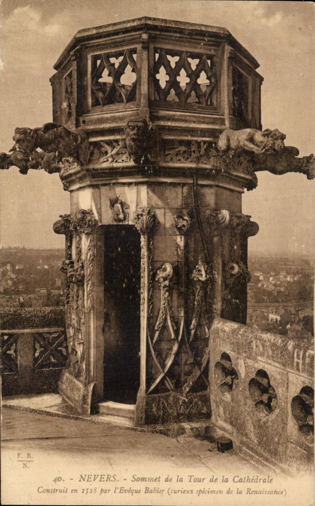 Cumbre de CPA Nevers de la torre de la catedral