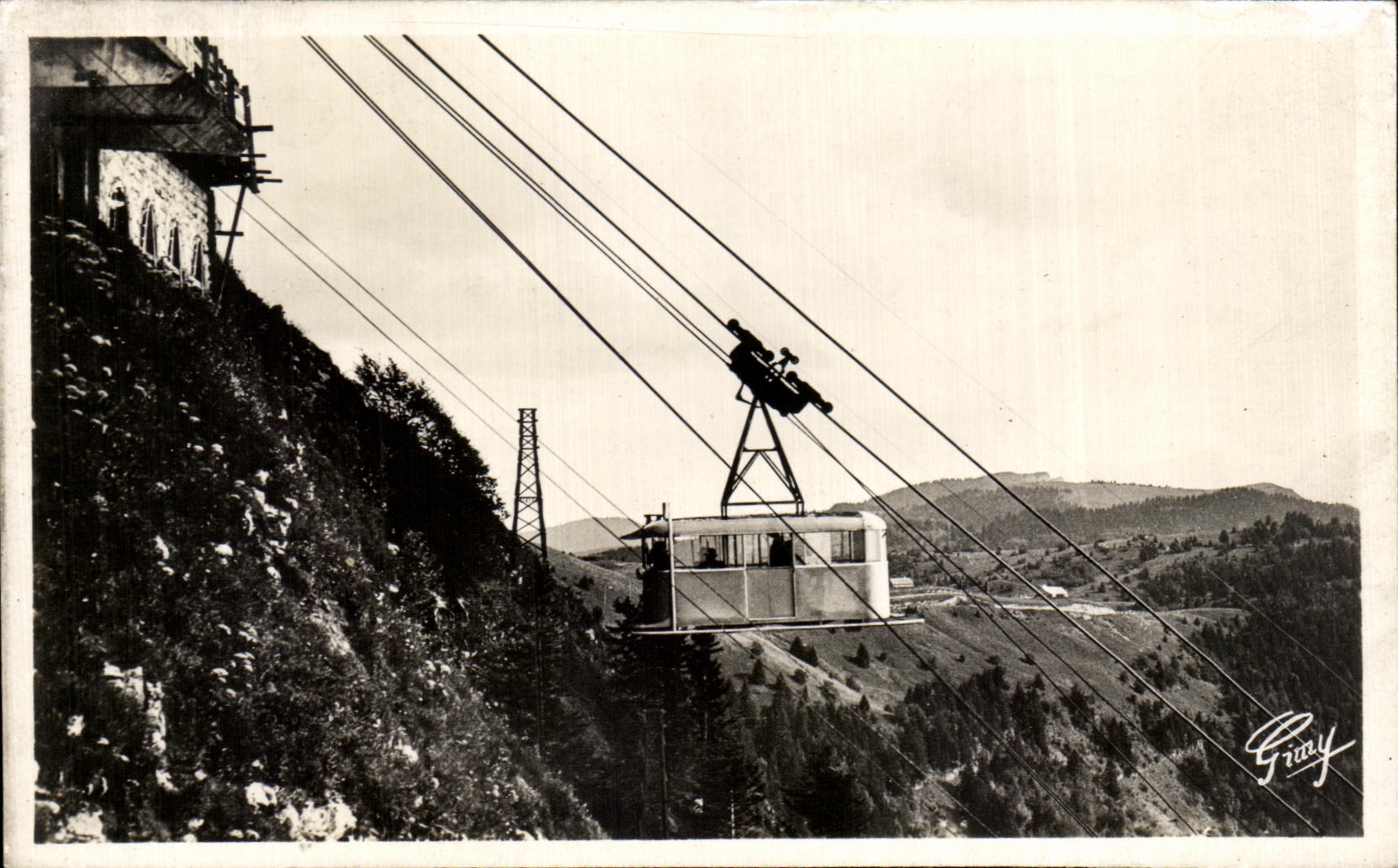 CPA Picturesque Savoy Summit of the Revard mount Arrival of the teleferic Nivrolet
