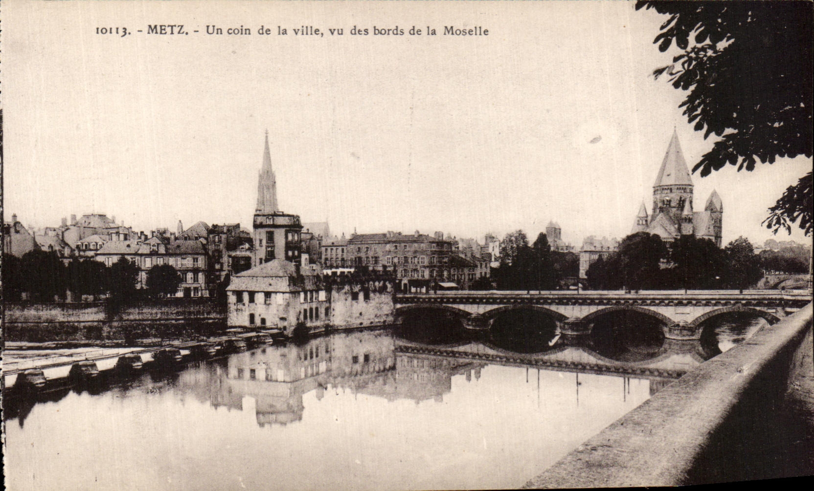 CPA Metz una esquina de la ciudad vista de los bordes del Mosela