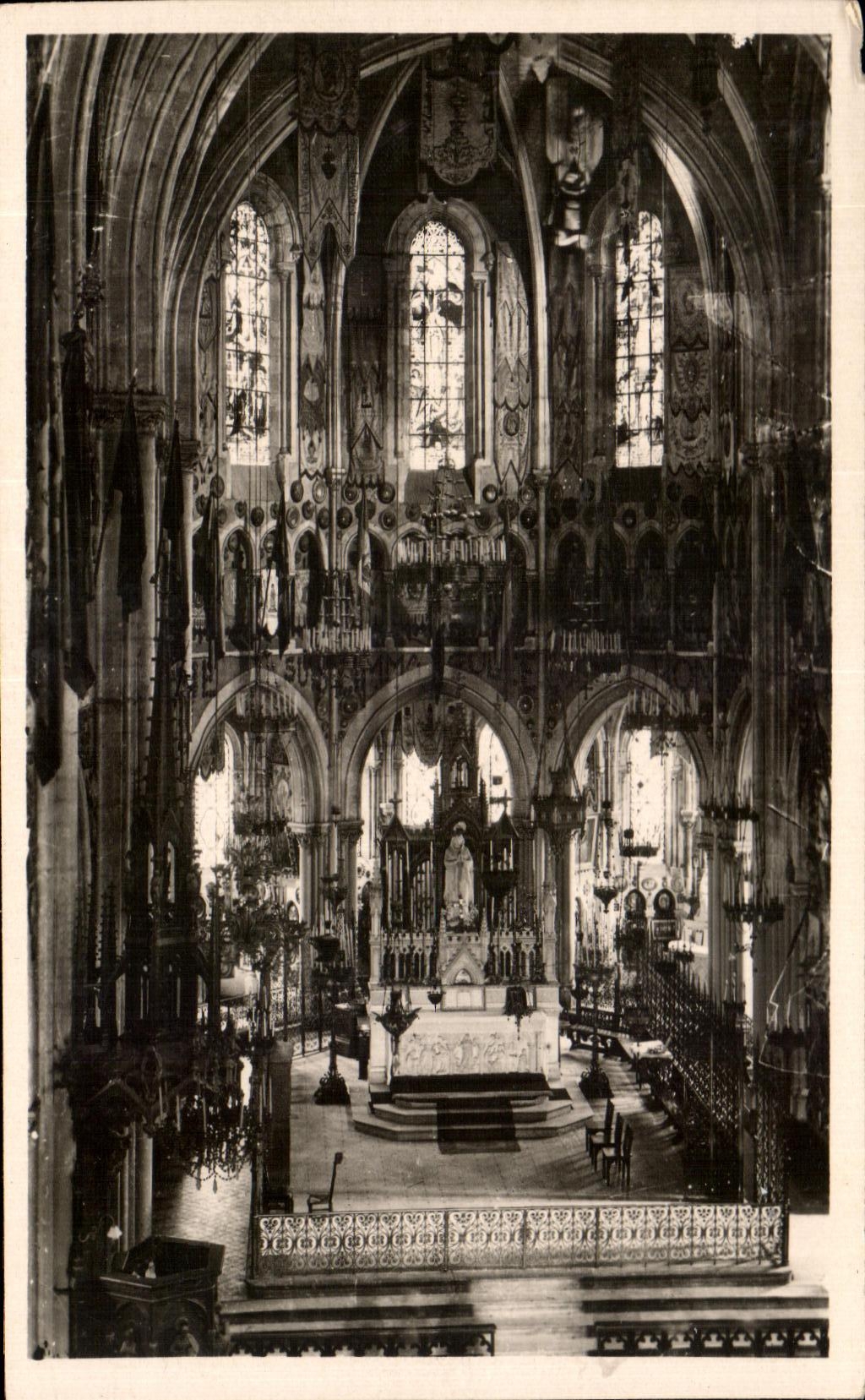 CPA Lourdes Interior of the Basilica