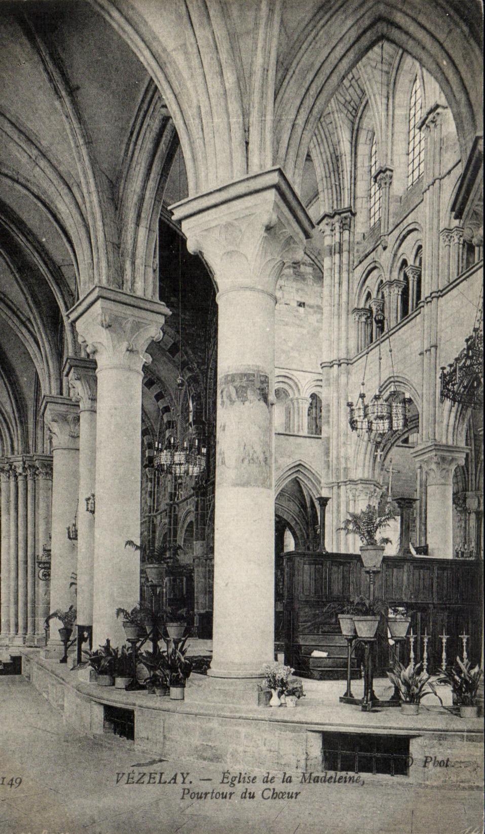 CPA Vezelay Church of the Madeleine Circumference of Chour