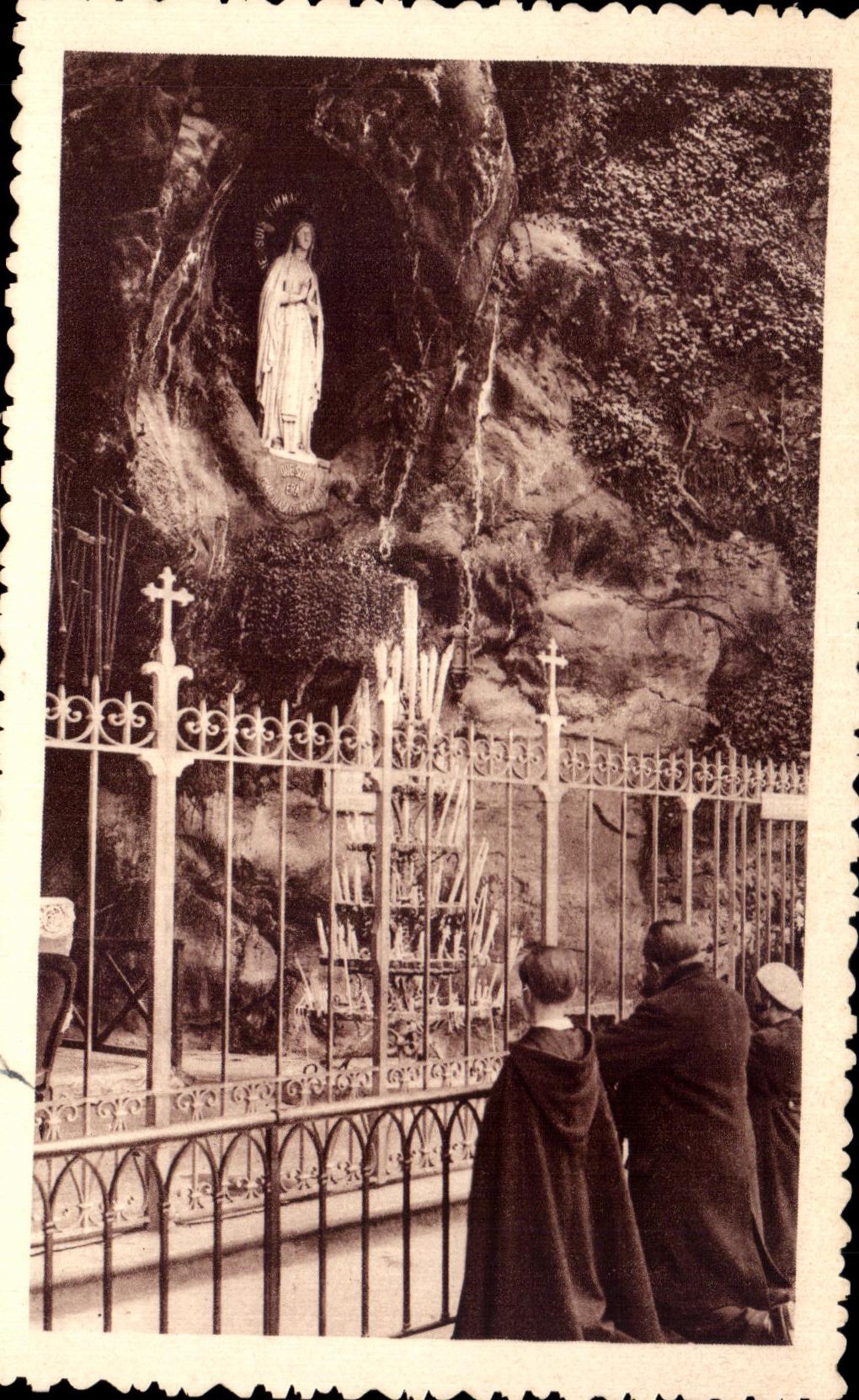 CPA Lourdes the Cave