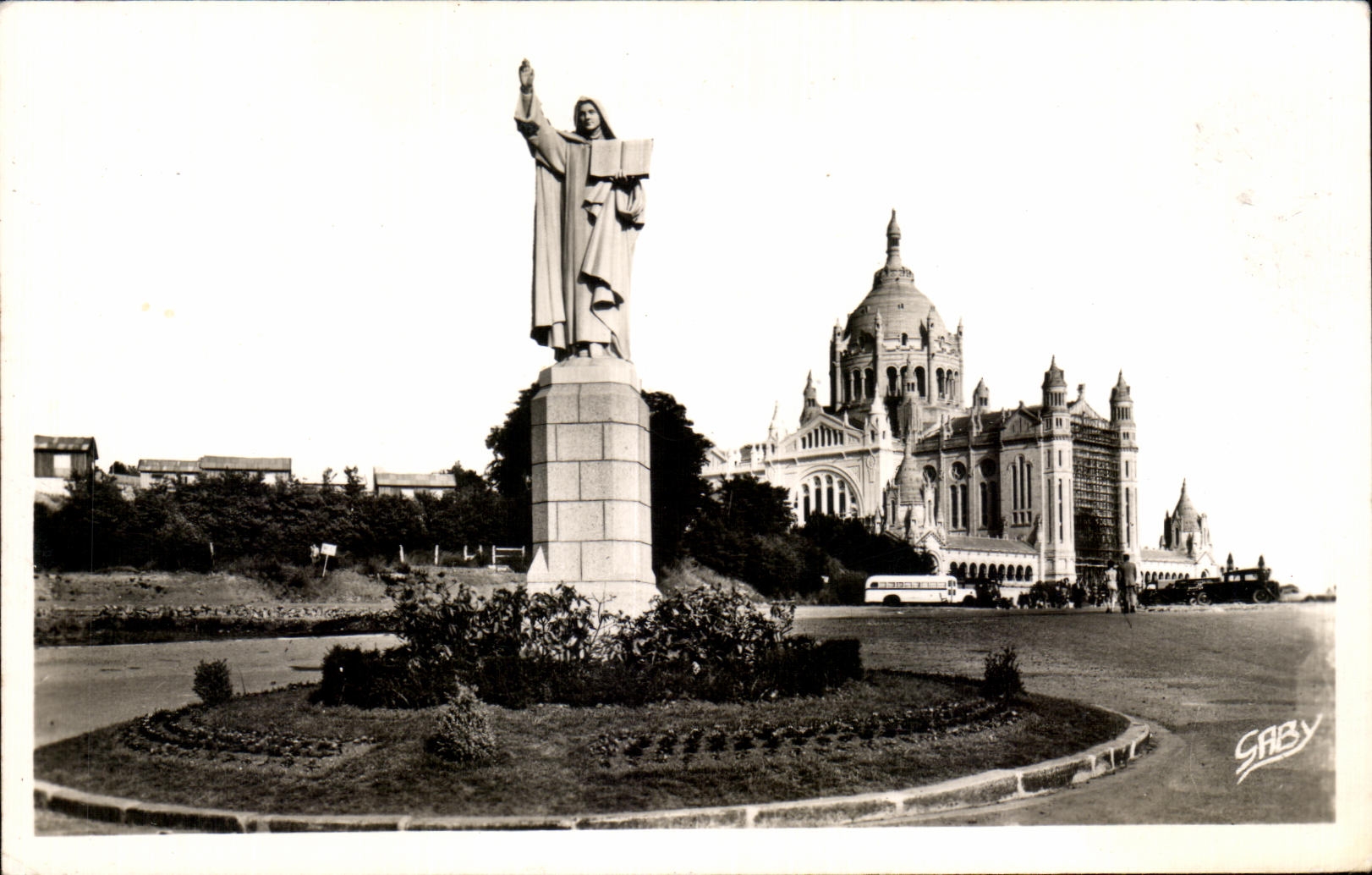 CPA Lisieux Statue Of Sainte Therese And the Basilica