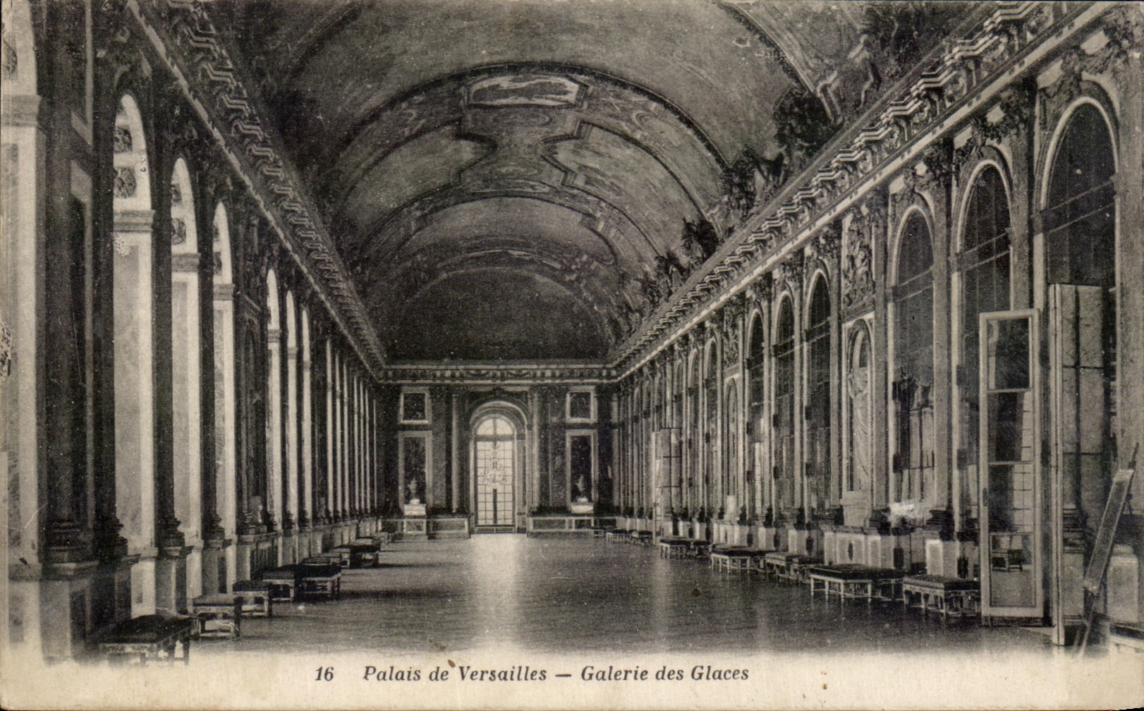 CPA Palais De Versailles Galerie Des Glaces