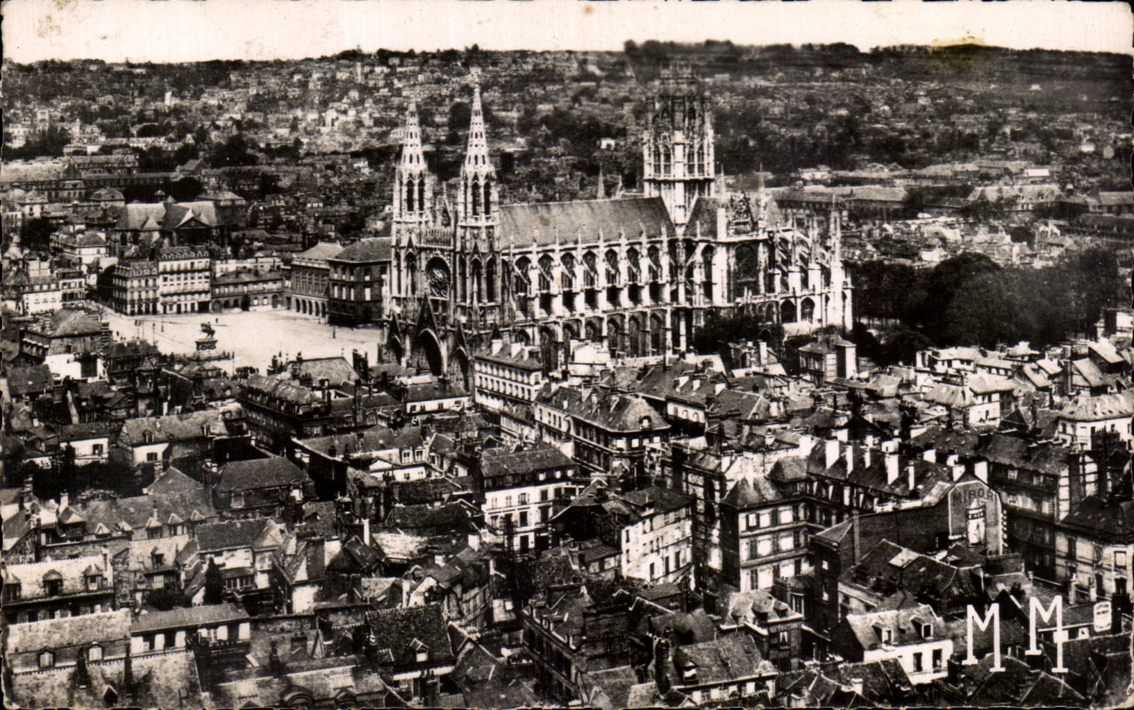 CPA Rouen the City Museum Church Saint Ouen and View
