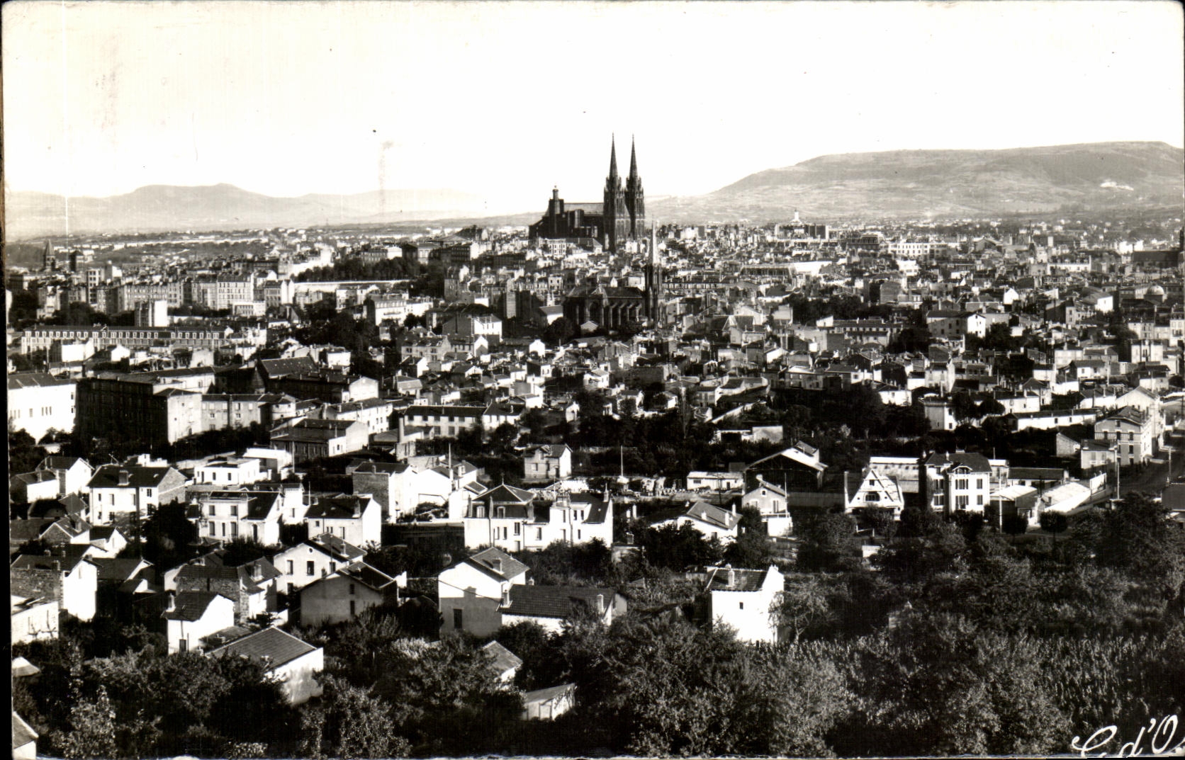 CPA Auvergne Clermont Ferrand with the back Places of Jaude