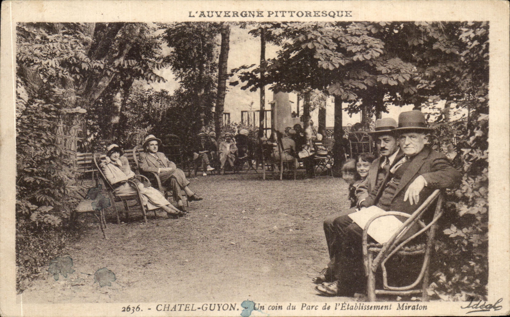 CPA Chatel Guyon una esquina del parque de I Etablissement