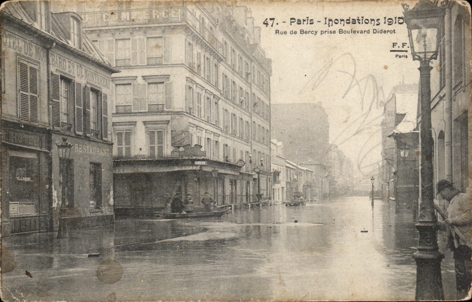 CPA Paris Inondations 1910 Rue de Bercy prise Boulevard Diderot