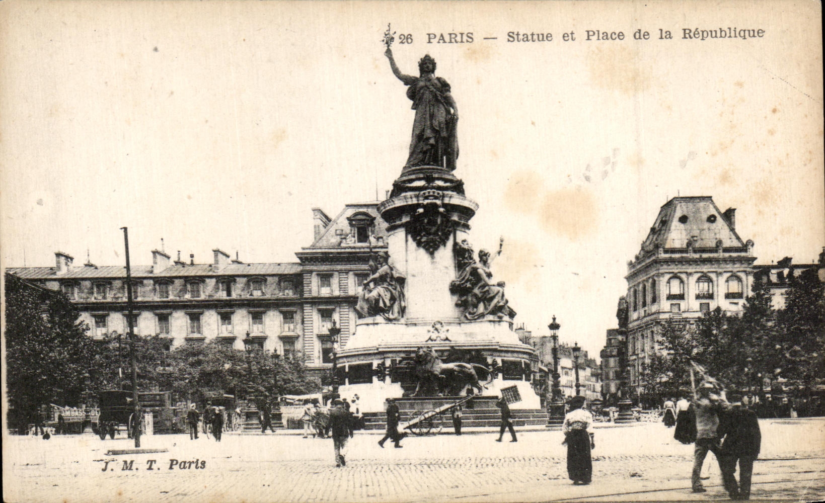 CPA Paris Staute et Place de la Republique Lion