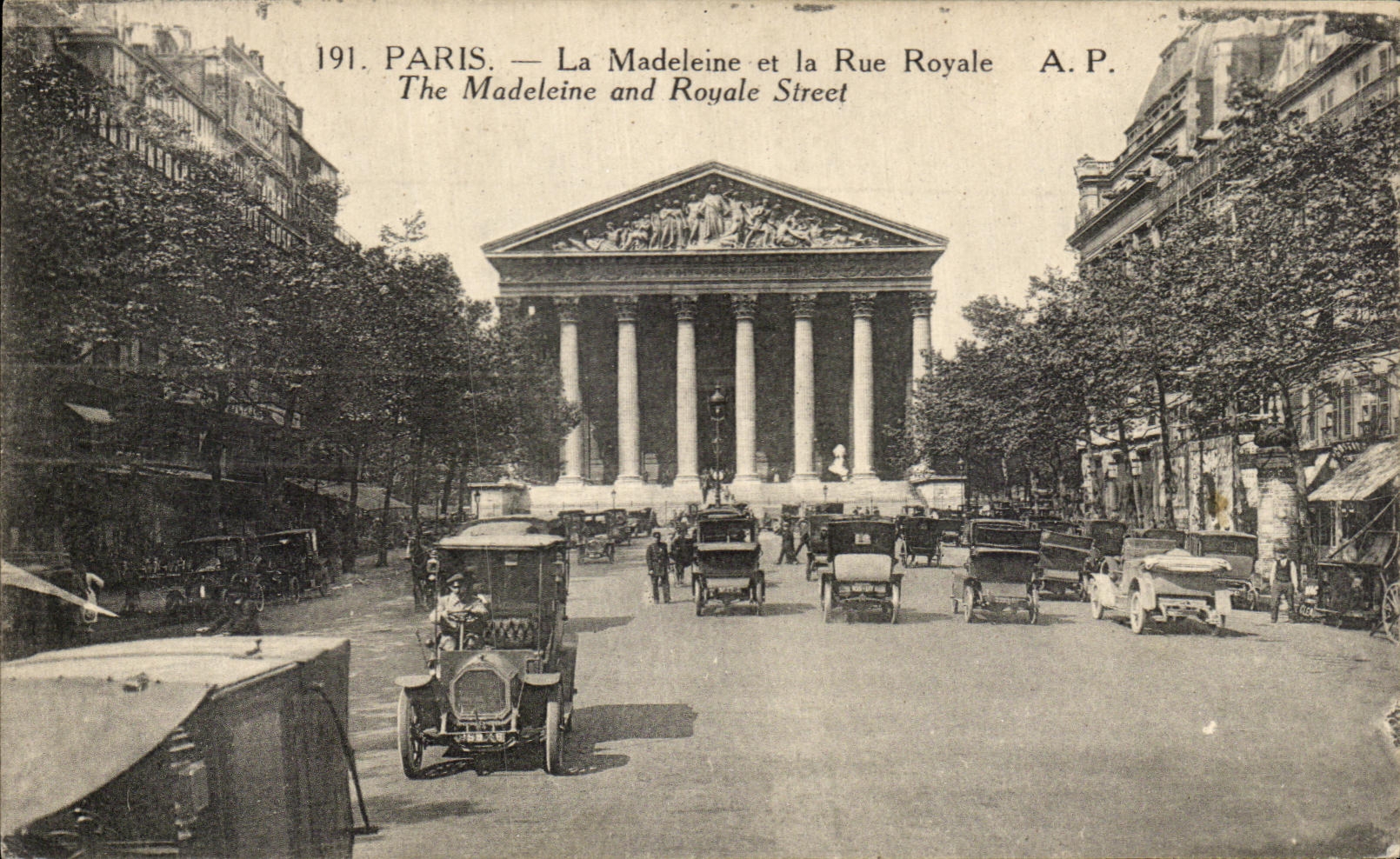 CPA Paris the Madeleine and the Royal Street