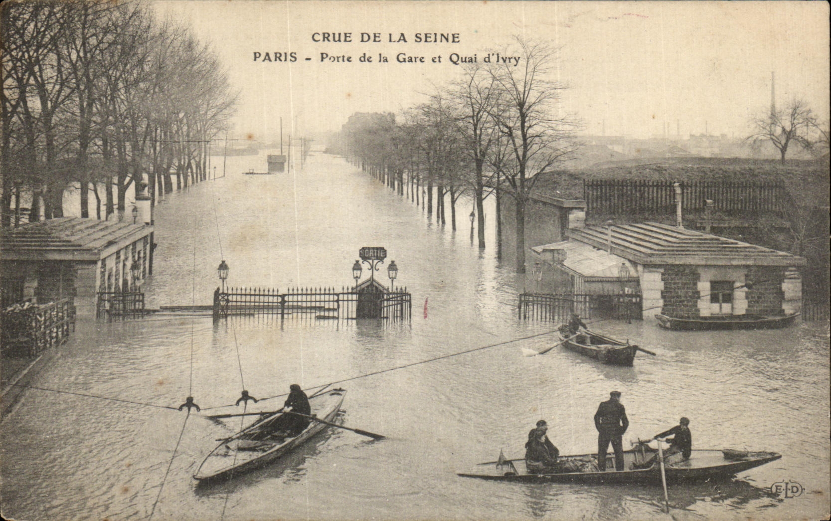 CPA Paris Porte de la Gare et quai d'Ivry Inondations 1910