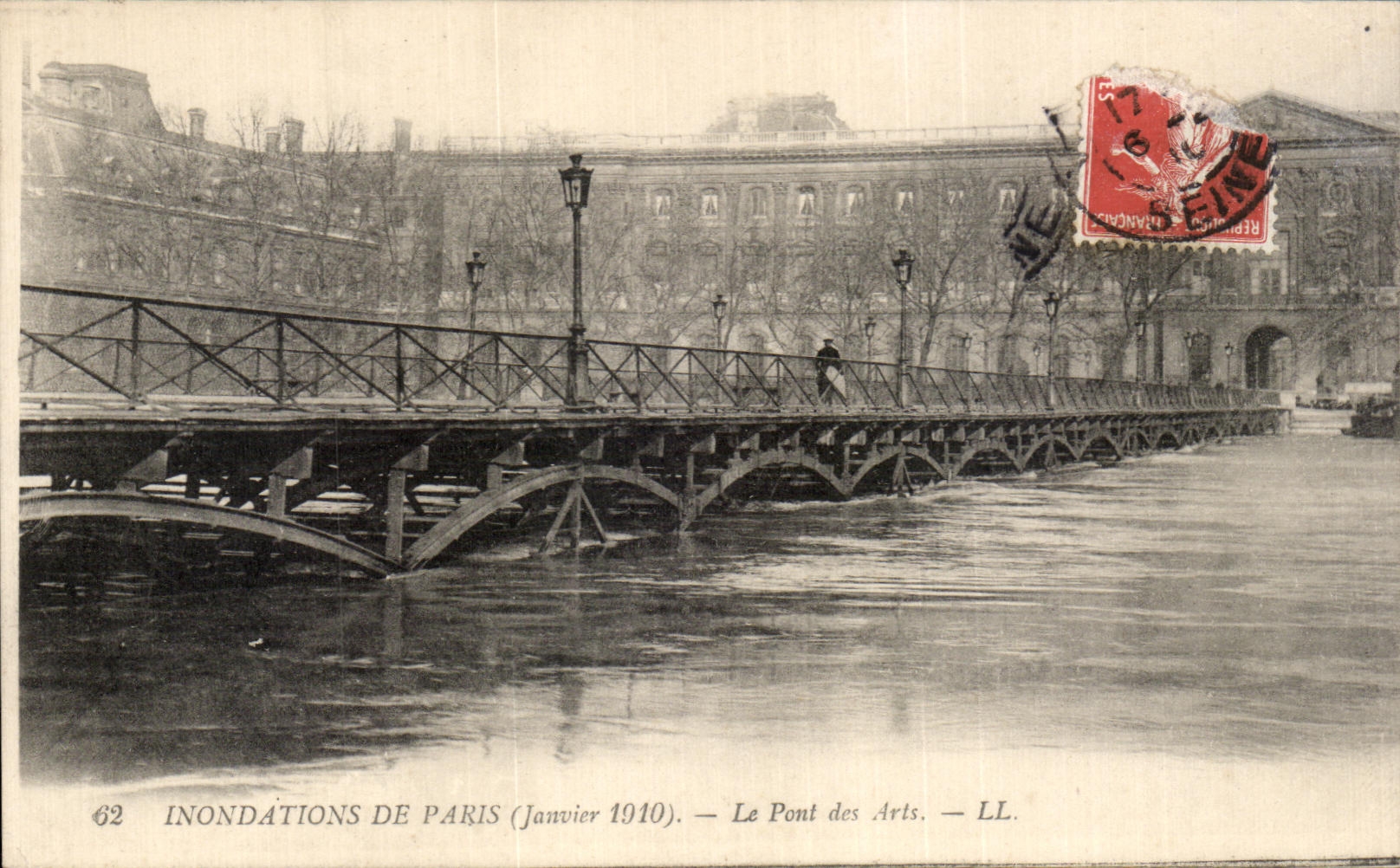 CPA Inondations de Paris Le Pont des arts