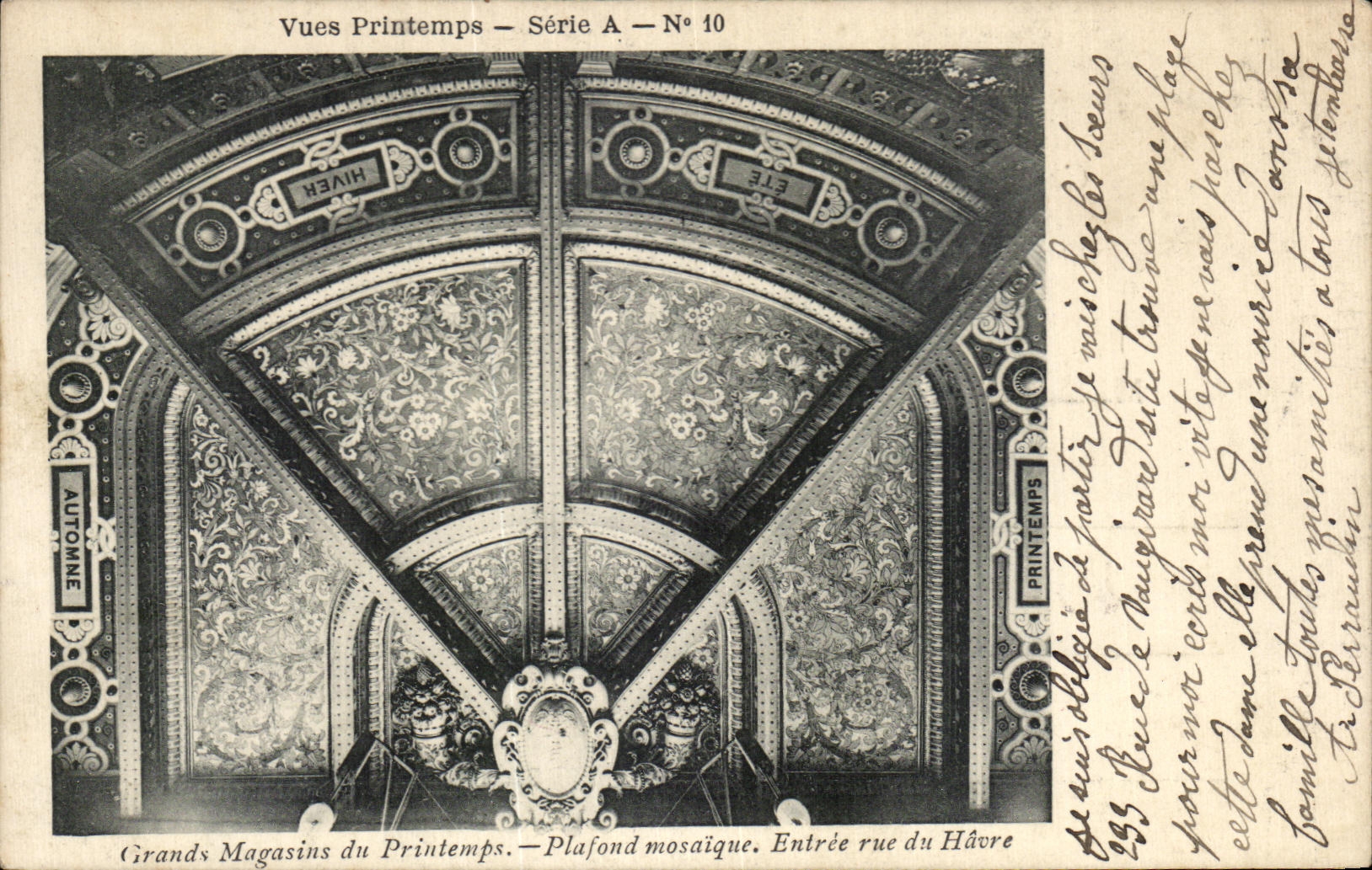 CPA Paris Grands Magasins du Printemps Plafond mosaique Entree rue du Havre 