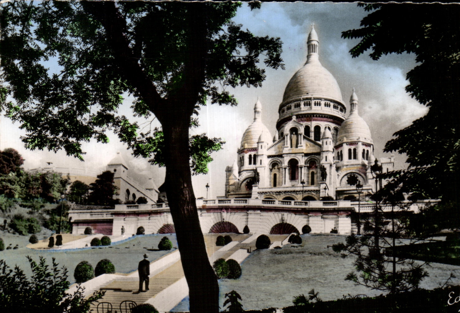 CPA Paris the Basilica duSacre Heart