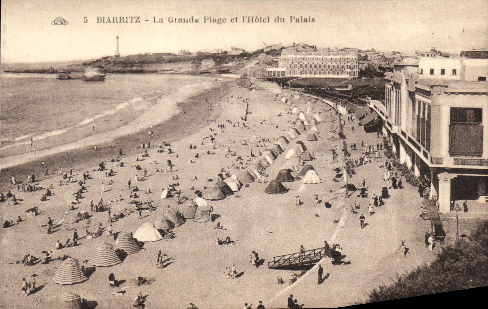 CPA Biarritz La Grand Plage et l'Hotel de Palais 