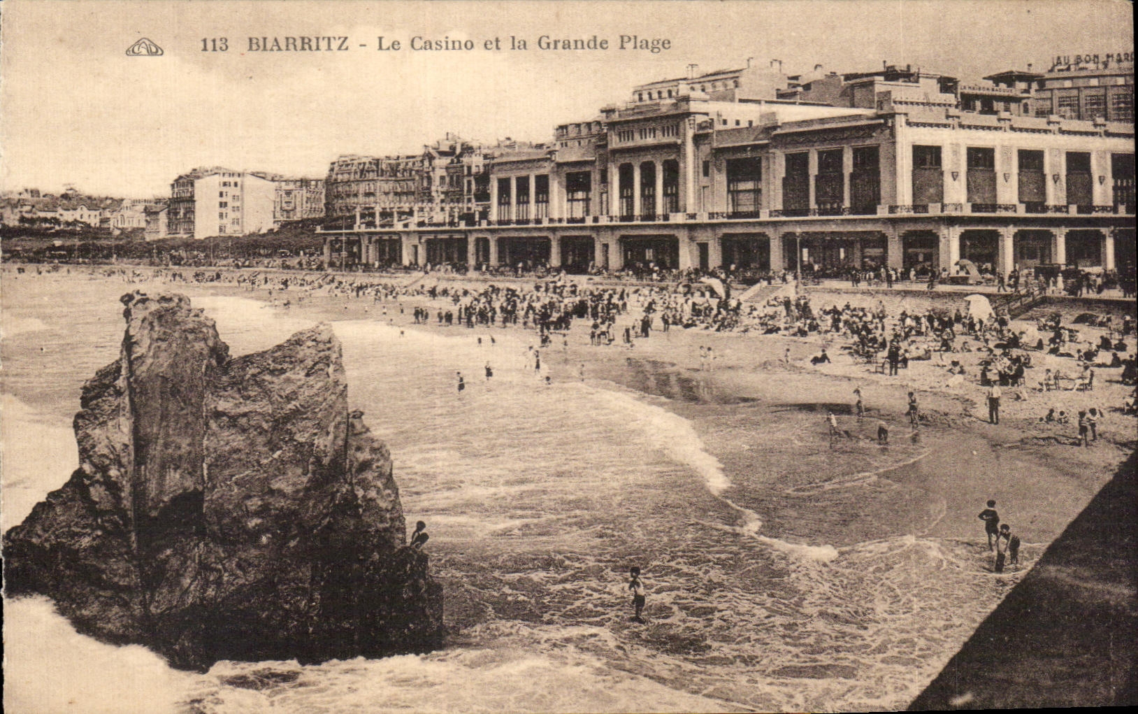 CPA Biarritz Le Casino et la Grande Plage 