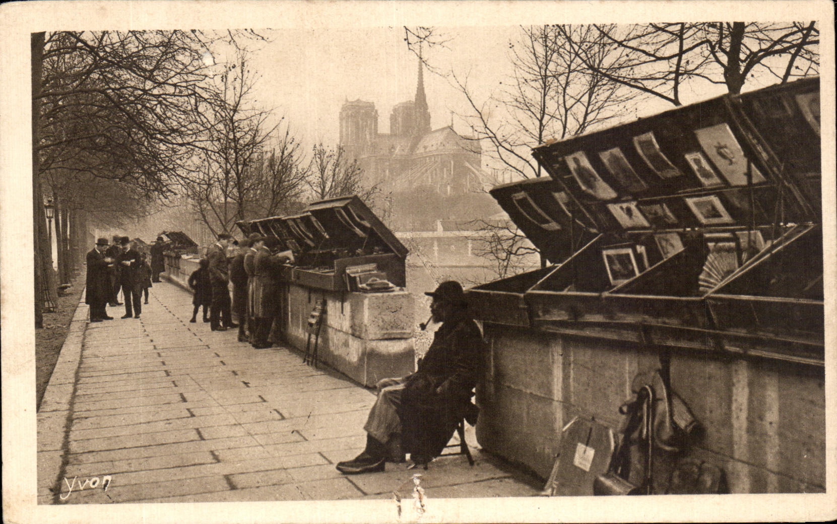 Librero de segunda mano Notre Dame Yvon de CPA Paris