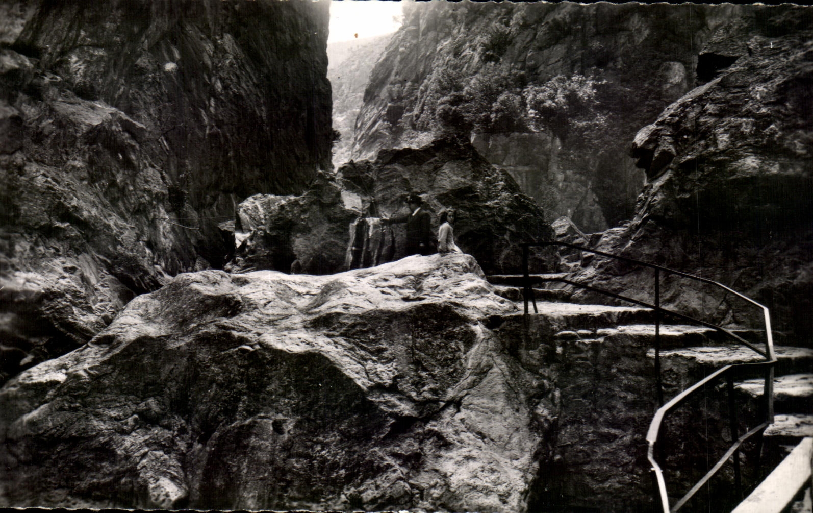 CPA Amelie Les Bains Falls of Mondony the Fountain of Small Swift