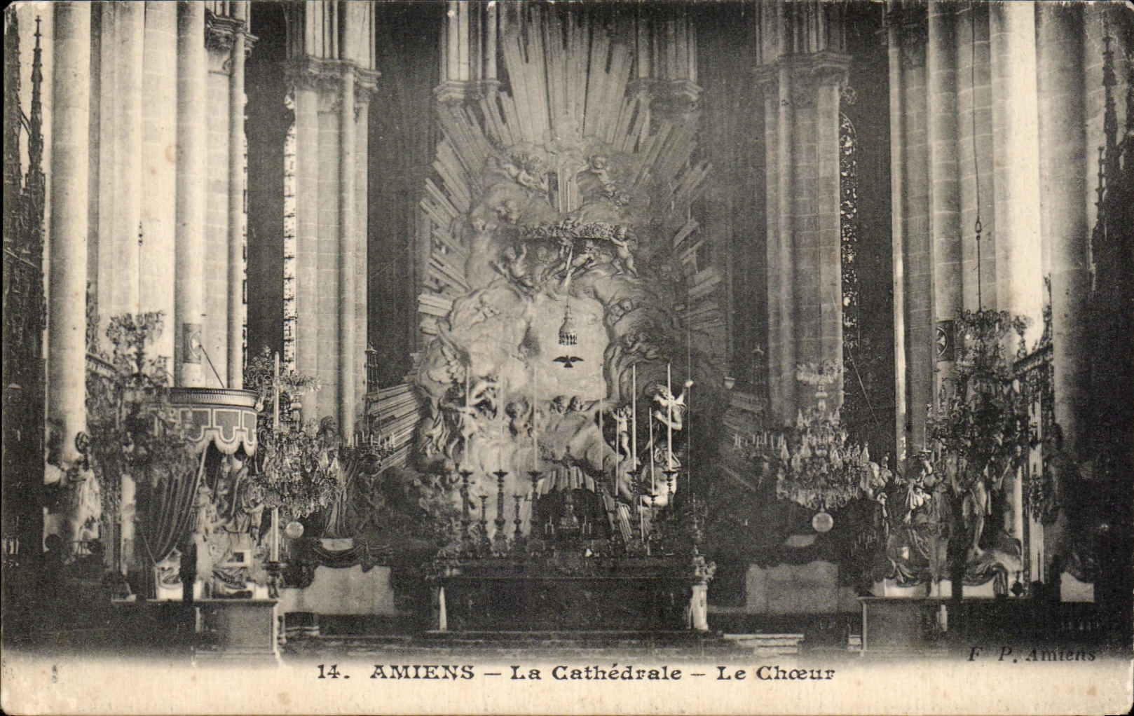 CPA Amiens the Cathedral Chorus