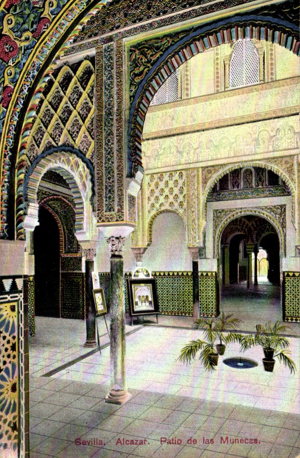 CPA Savilla Alcazar Patio of mow Munecas