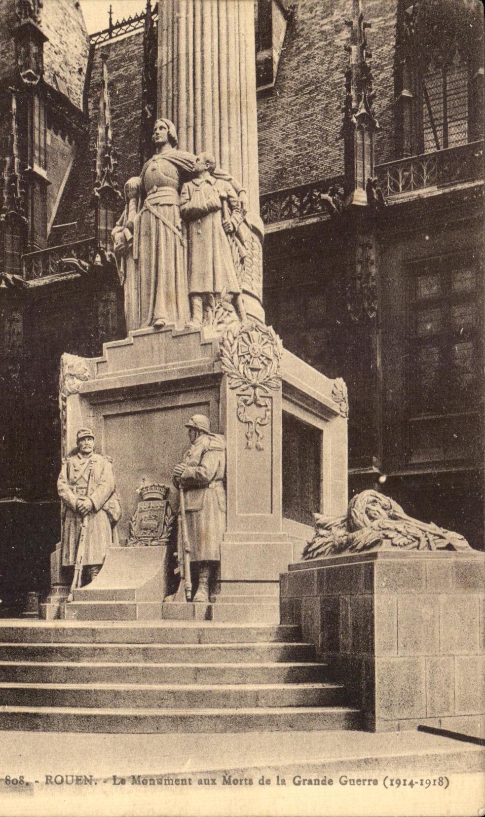 CPA Rouen the war memorial of the Militaria Great War