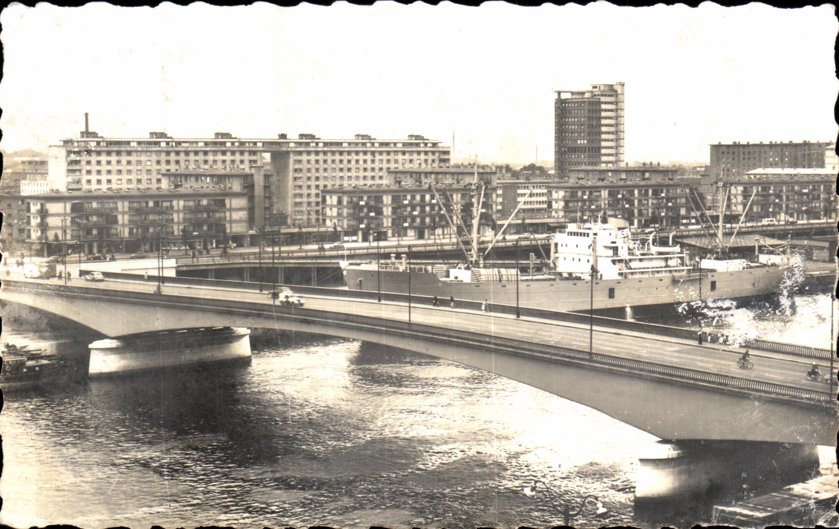 CPA Rouen Buildings of the Docks