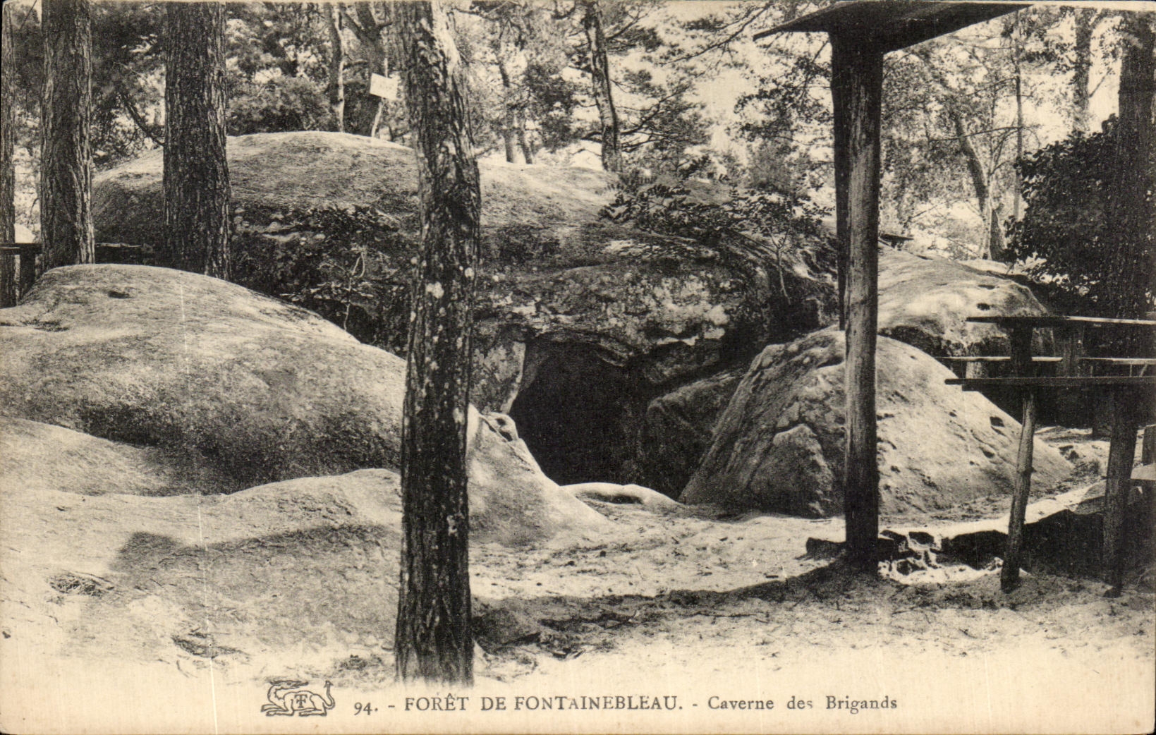 CPA Drill De Fontainebleau Cave of Brigands