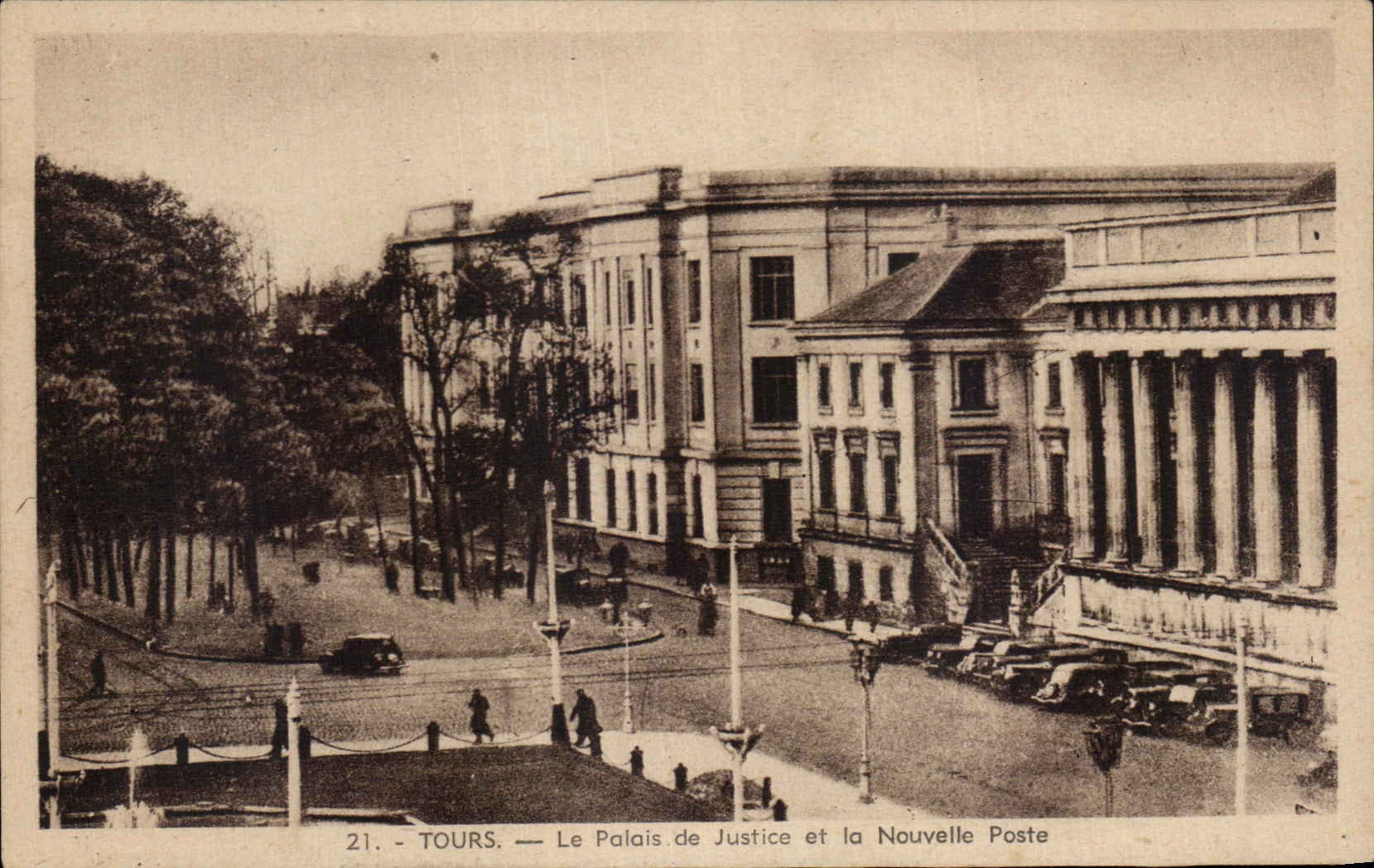 CPA Tours Le Palais de Justice et la Nouvelle Poste